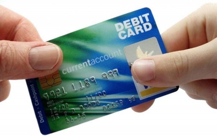 Debit Card là gì? Phân biệt Debit Card và Credit Card