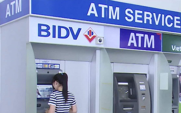 cách rút tiền tại ATM ngân hàng BIDV