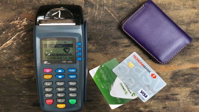 Quẹt thẻ tín dụng là gì? Phí quẹt thẻ tín dụng, thẻ Visa...