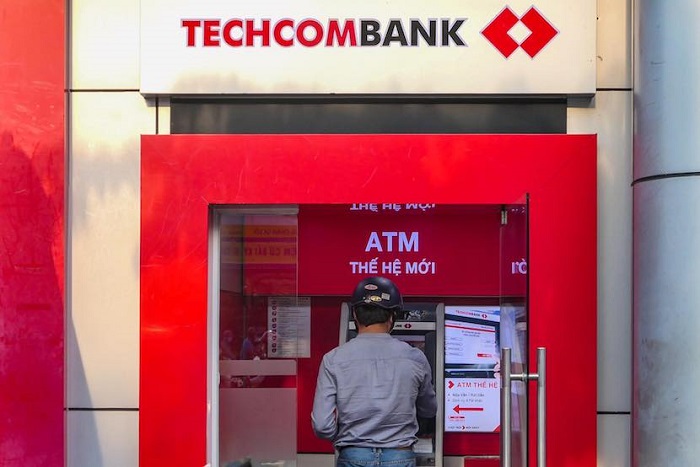 Hướng dẫn cách rút tiền mặt từ cây ATM ngân hàng TechcomBank