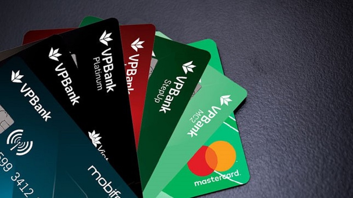 Rút tiền mặt thẻ tín dụng VPBank mức phí bao nhiêu?