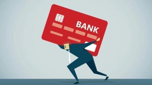 Có nên đáo hạn thẻ tín dụng ngân hàng không?