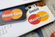 Thẻ mastercard có rút tiền được không? Cần lưu ý gì?