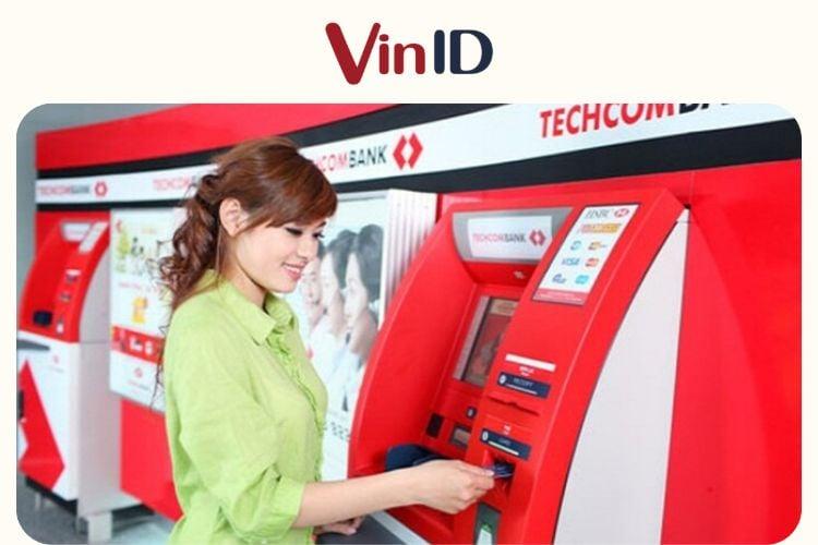 Mức phí rút tiền từ thẻ Visa Debit Techcombank tại cây ATM rất hợp lý